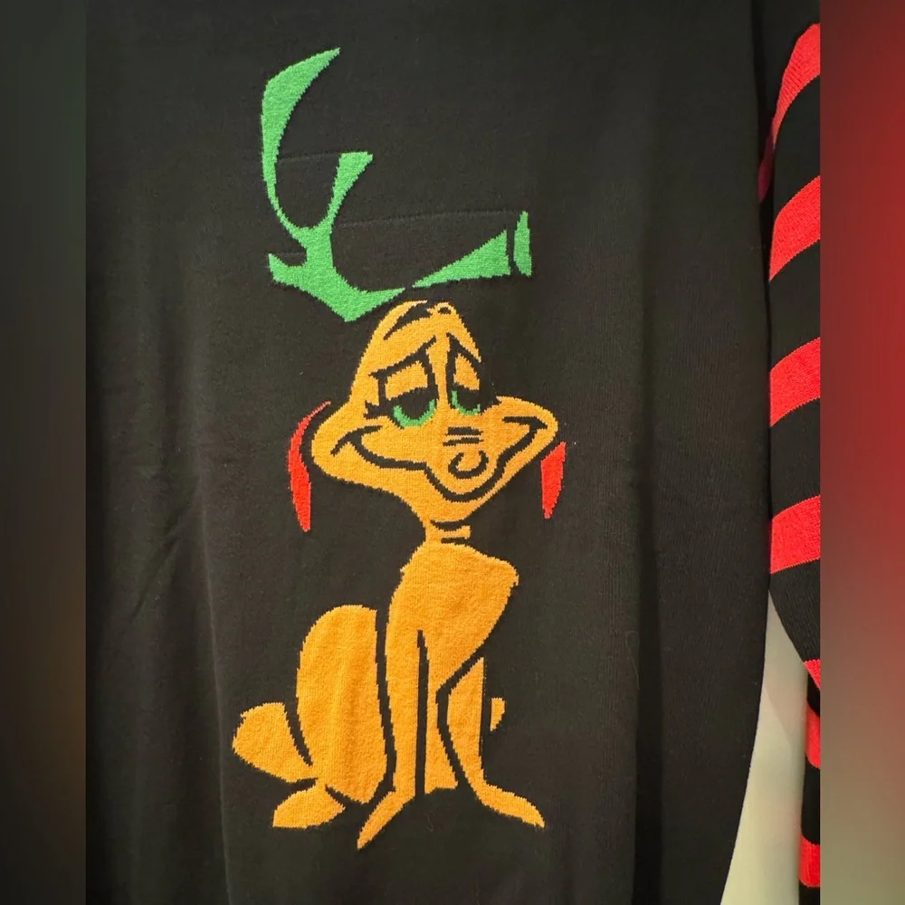 MAX!! How the Grinch Stole Christmas comfy sweater. - Picture 3 of 10